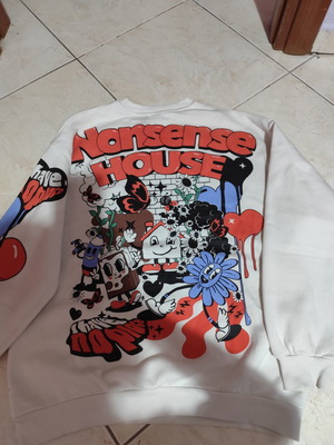 Sweatshirt white with designs, like new, size XS