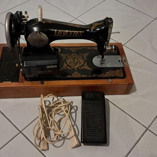 Mercedes sewing machine used with pedal and motor