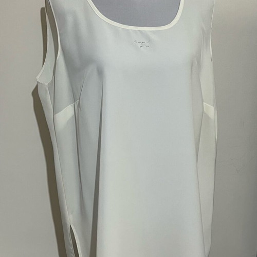 Set of 2 pieces: short sleeve shirt and top size Xlarge, very good condition, creamy white