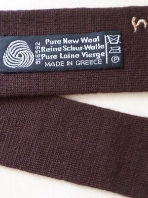 Knitted wool tie brown like new