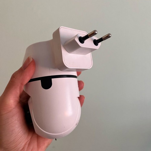 Aerbes wifi smart cameras like new, set of 2