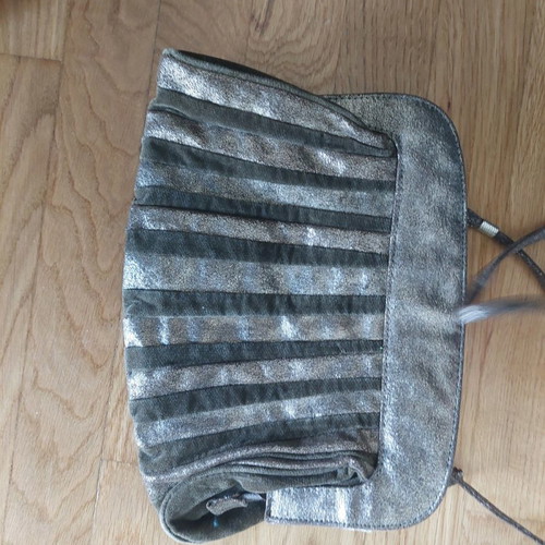 Women's shoulder bag used