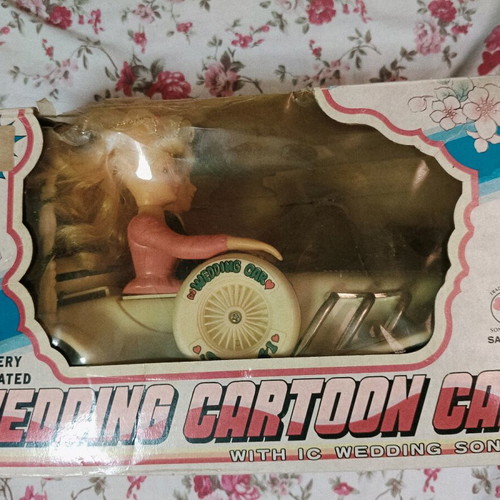 Παιχνίδι Wedding Cartoon Car δεκαετίας 90 μεταχειρισμένο, vintage