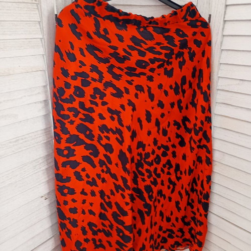 Imperial skirt medium size like new, black and red