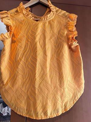 Shein summer blouse like new, orange with distinctive sleeves size M