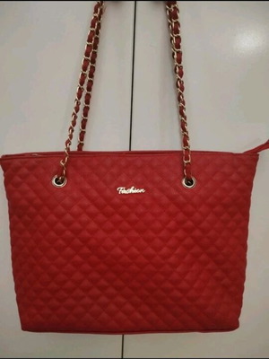 Quilted shoulder bag used, red with chain