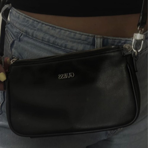 Guess crossbody bag like new, black color