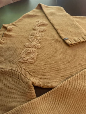 DKNY Jeans M beige thick knit sweater