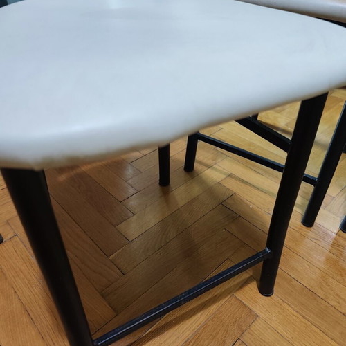 Set of 4 wooden chairs, comfortable and stable