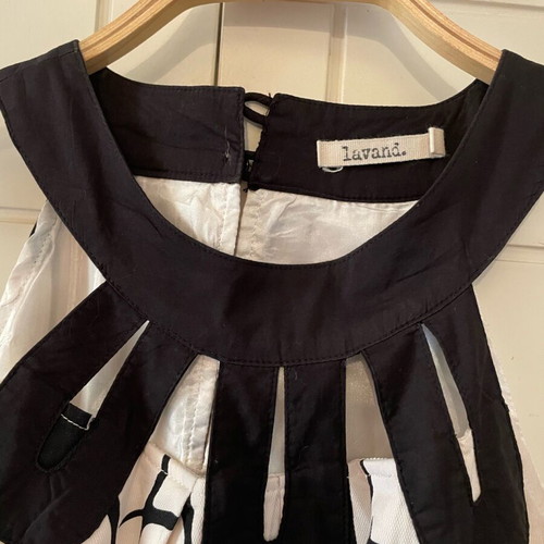 Lavand dress size L like new, black and white
