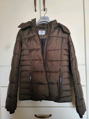 Γυναικείο μπουφάν σε χρώμα λάδι σαν καινούργιο, μέγεθος M