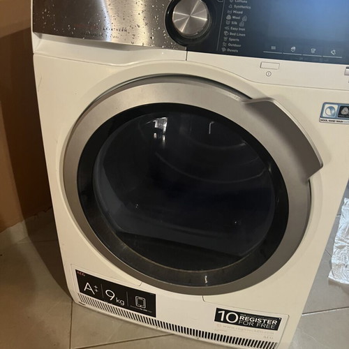 AEG 8000 Series AbsoluteCare dryer like new, 9 kg, A++ energy class