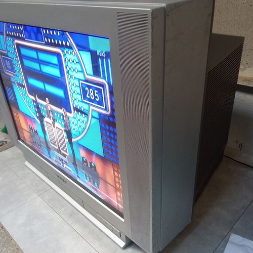 Sony Trinitron KV-25F X30 silver TV used, ideal for 1990s video games