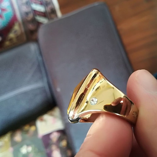 Tiger's Eye gold-plated ring used with small brilliant