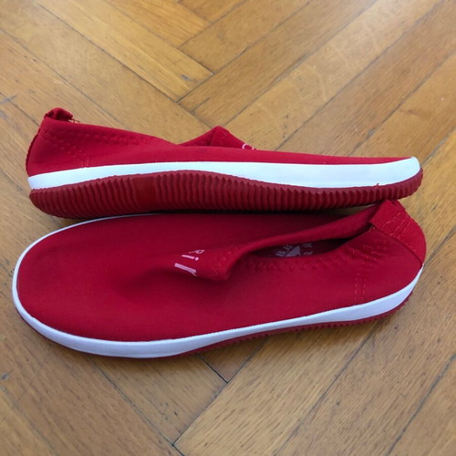 Neoprene red non-slip shoes size 35 new