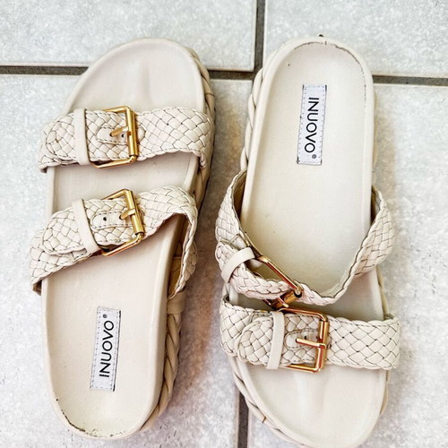Inuovo leather flatform sandals like new, off white cream