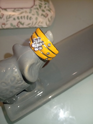 Enamel ring with yellow flower and rhinestones, adjustable
