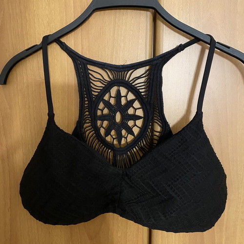 Accessorize bikini top with crochet back, new, size L