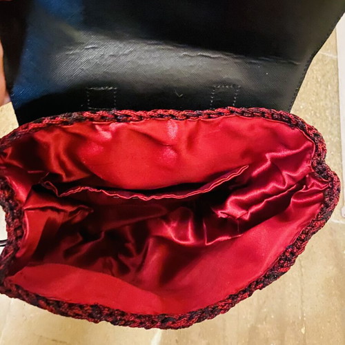 Handmade knitted shoulder bag new, burgundy and black with satin lining