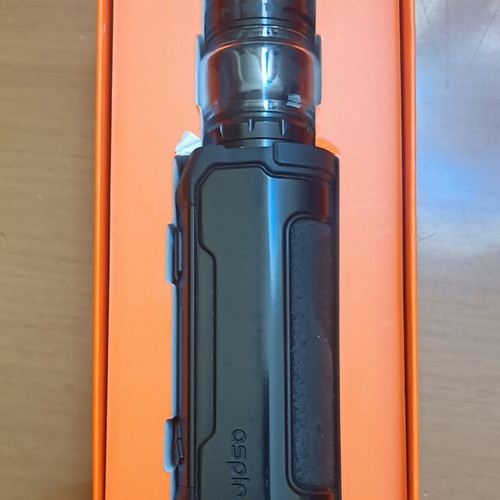 Aspire vaping device like new with battery and accessories