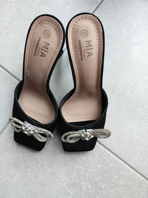 Mia shoes sandals new, size 39, black