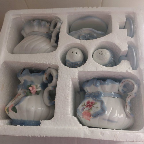 Hand-painted faience breakfast set new, 6 pieces