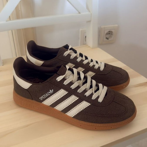 Adidas sneakers brown size 40