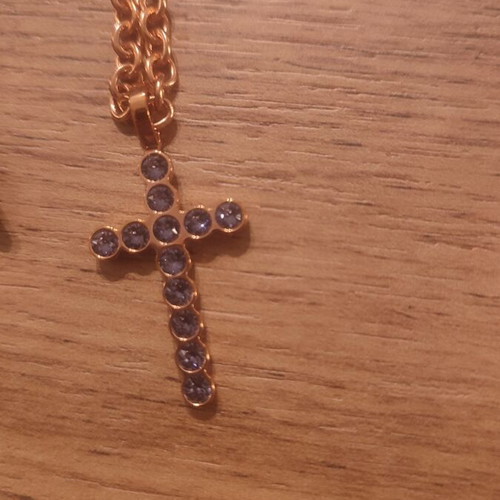 Cross necklace Rebecca new, purple