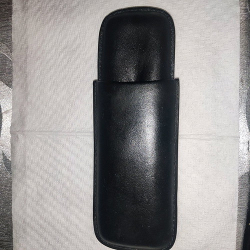 Leather cigar case like new for 2 cigars