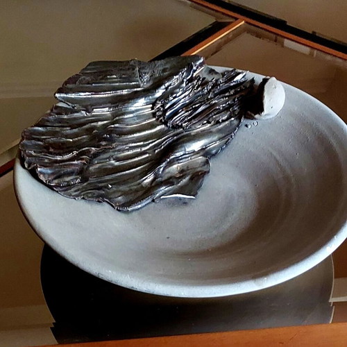 Very impressive decorative tabletop plate