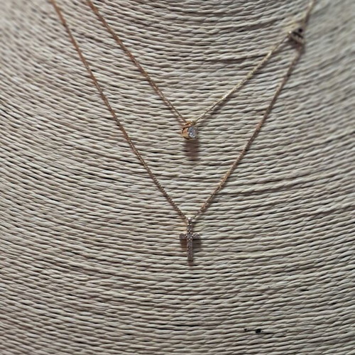 Gold cross and chain 14 carat like new, 46 cm length