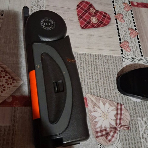 Δορυφορικό τηλέφωνο μεταχειρισμένο για ανταλλακτικά