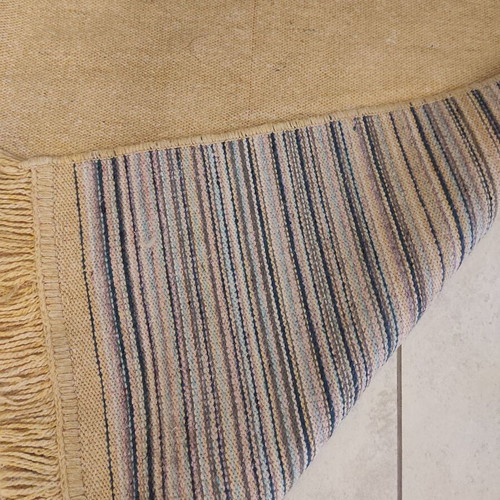Rugs set of 2 reversible with beautiful colors, like new
