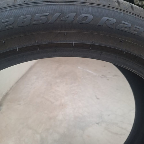 Pirelli car tires like new 285/40/23