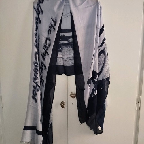 Scarf s Oliver blue and white like new