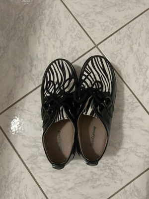 Creepers zebra pattern shoes like new, size 36, black and white