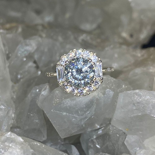 Silver ring with moissanite, new, size 16mm