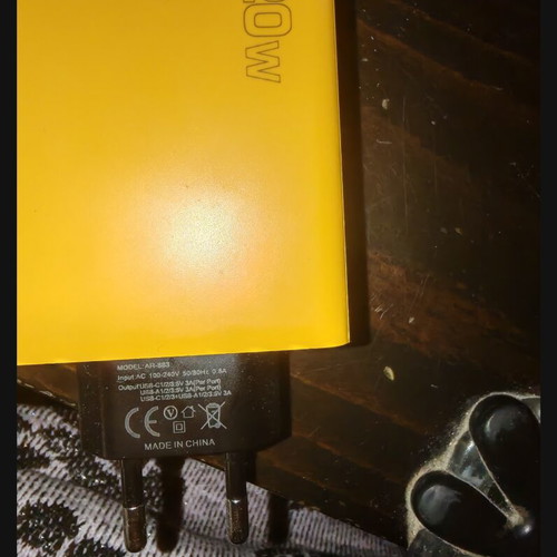 120W Fast Charger EU Plug like new, yellow and black