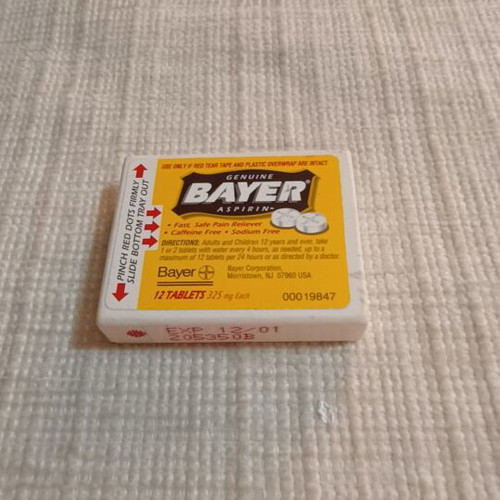 Bayer Collectible Aspirin Box from USA, Like New, 2000-2001