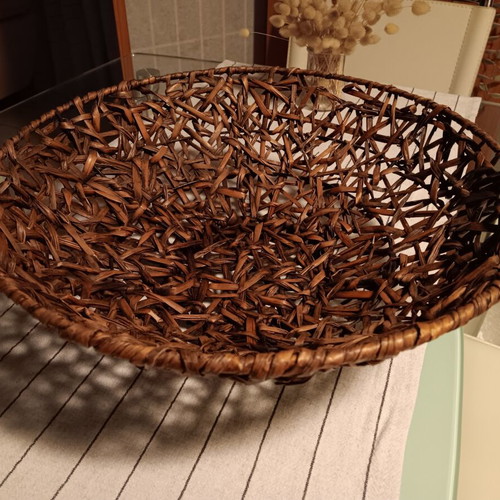 Fruit bowl decorative basket made of iron and rattan new