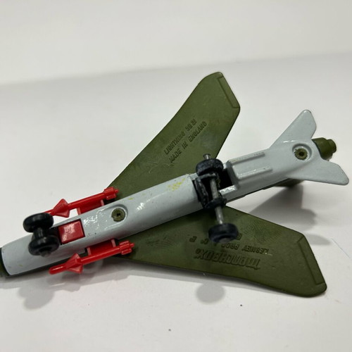 Matchbox Lesney 1977 Skybusters Lightning SB21 used, broken wheel base