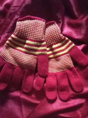 Knitted gloves new