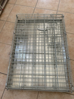 Metal dog or cat house, foldable aluminum with two doors