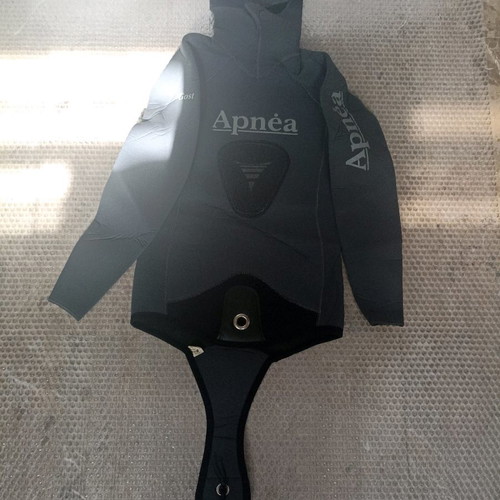 Apnea gost 3mm jacket new, size 3 medium