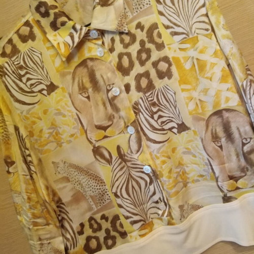 Escada vintage silk shirt like new, unique design