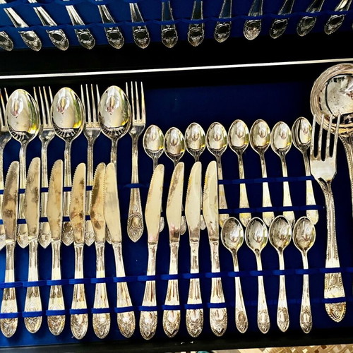 Vintage Italian cutlery set complete with case