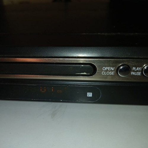 United DVD8097 multimedia player like new with CD, DVD, USB