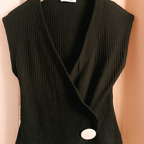 Zara vest like new, size S, black