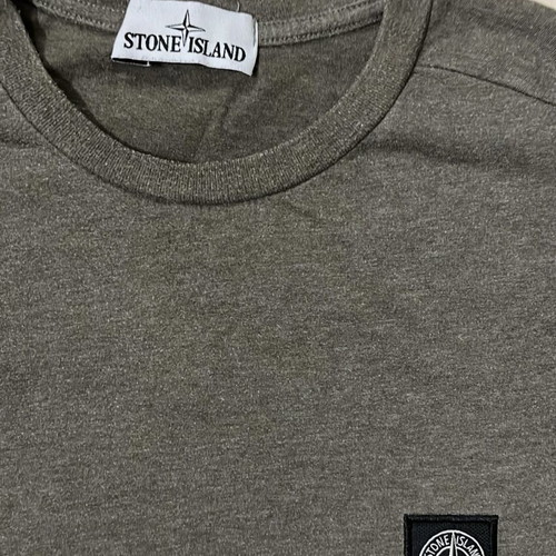 Stone Island T-shirt olive green iconic compass patch logo size L/XL like new