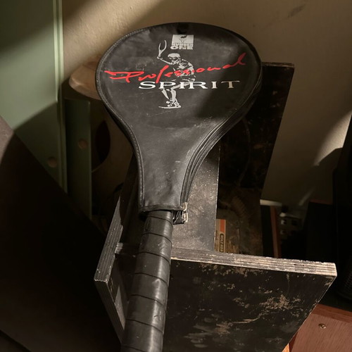 Tennis racket with case like new